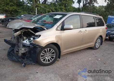2011 Toyota Sienna Xle V6 z USA, uszkodzony, nr VIN 5TDYK3DC2BS045525